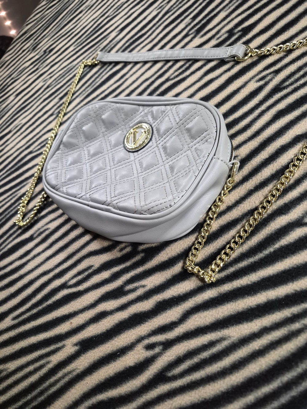 Vera New York Marina Quilted Crossbody Bag in Grey